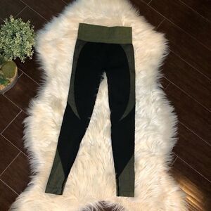 Transcedance seamless leggings sz medium